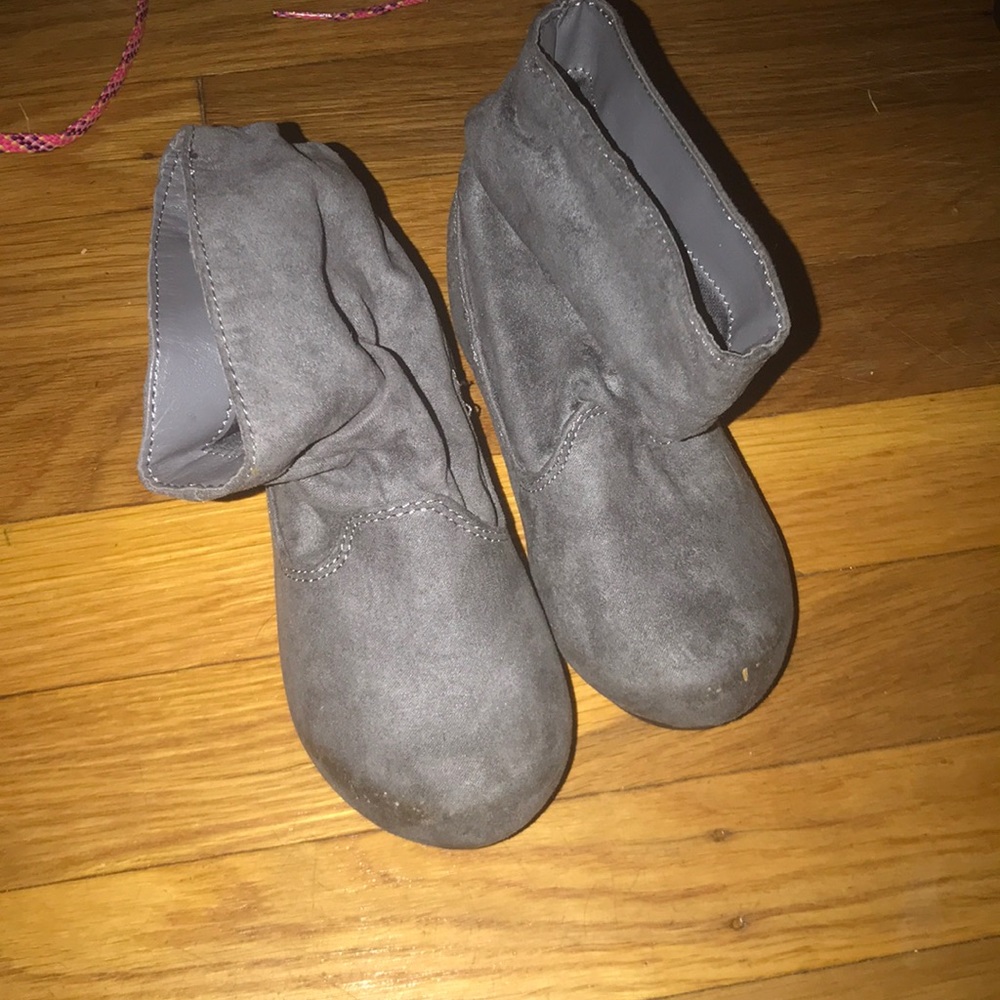 Gray boots size 8t